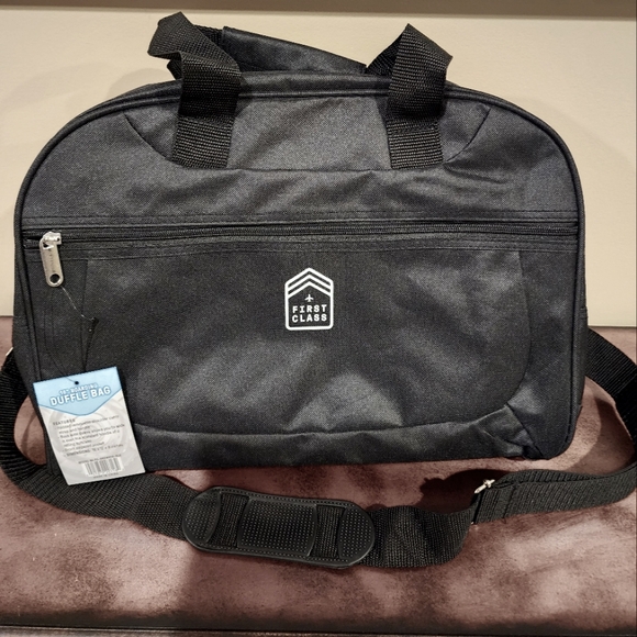 16" Travel Carry on FIRST CLASS NWT - Picture 1 of 3